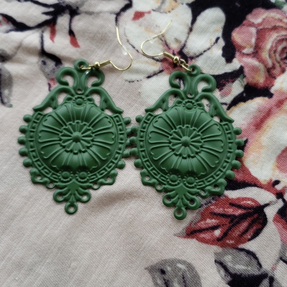 Lightweight Plunder metal earrings. Plunder Pauley